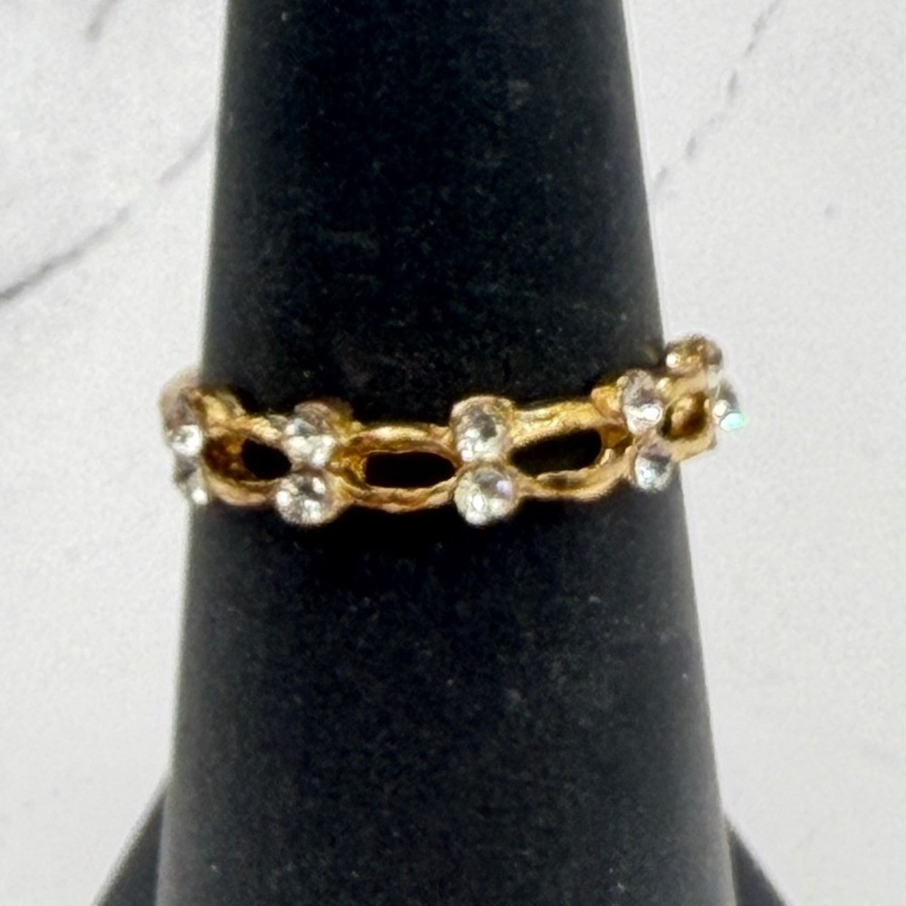 Gold Tone Open Link Rhinestone Flower Band Ring Size 6 Dainty Sparkle
